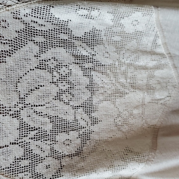 Free People creme blouse  red needlework stripe Lace inset Hi Lo Size medium NWT - Picture 11 of 14